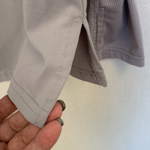 Fabletics Light Gray Active Top • Sz S - Picture 6 of 12